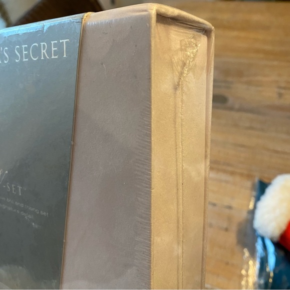 VICTORIA’S SECRET V-Set Sealed Box Bra & Thong Set Rhinestone Mesh Medium - Picture 2 of 5